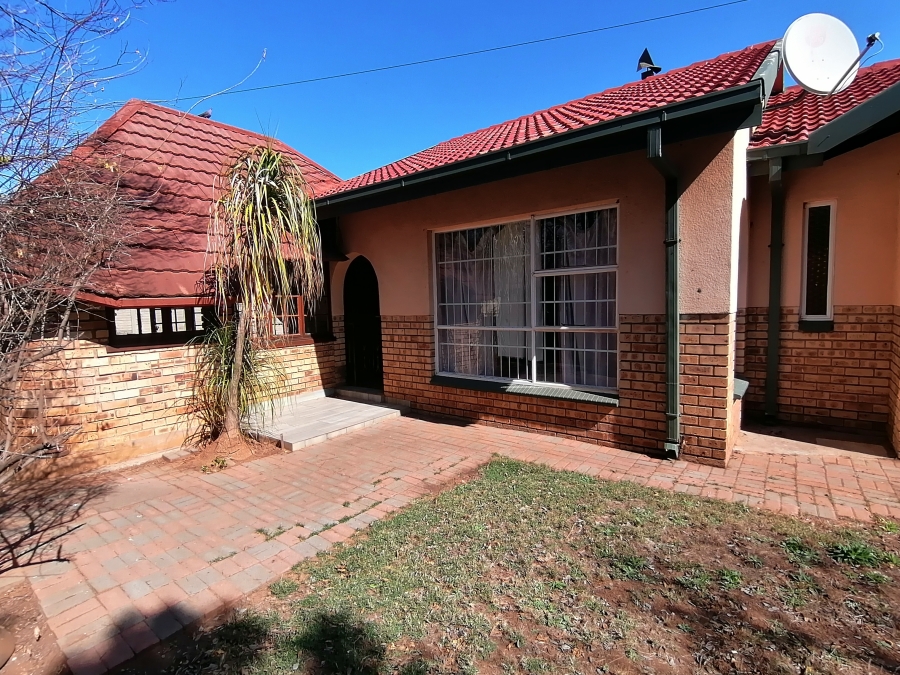 3 Bedroom Property for Sale in Orkney Park North West